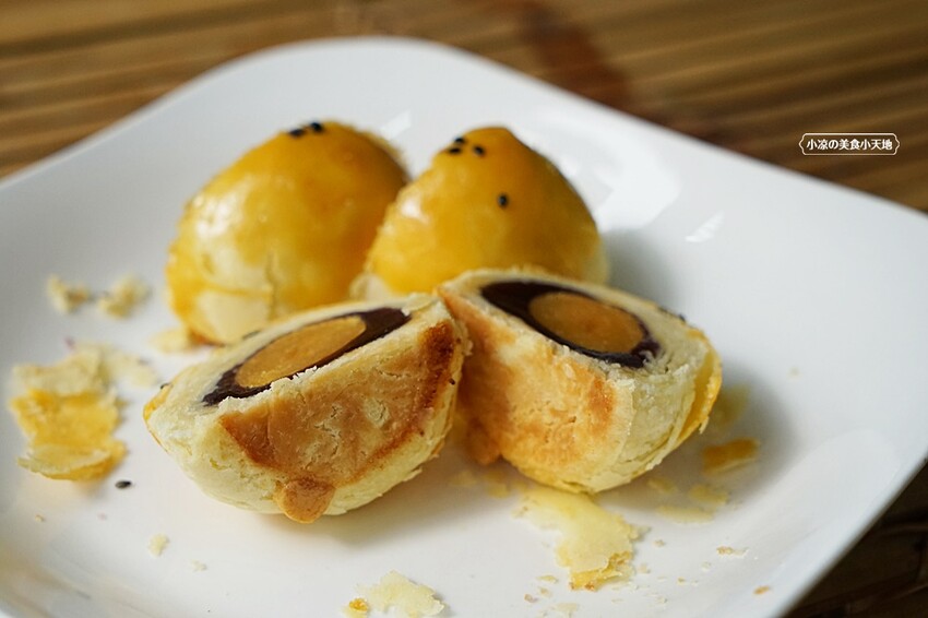 隱藏版黃金粉漿蛋餅，會牽絲ㄟ起司蛋餅，多到滿出來！這家從早吃到晚的銅板美食