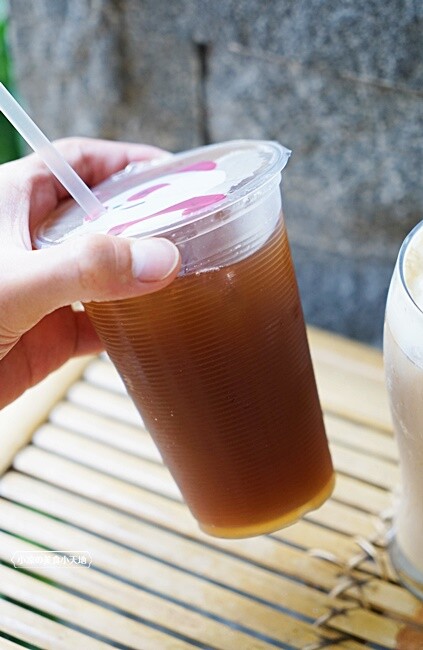 隱藏版黃金粉漿蛋餅，會牽絲ㄟ起司蛋餅，多到滿出來！這家從早吃到晚的銅板美食