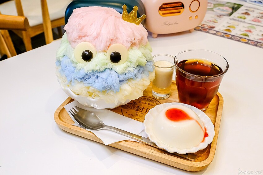 獨角獸雪怪冰、馬卡龍雪花冰,冰封仙果人氣雪花冰,粉色繽紛漸層,幫西瓜打針真可愛!