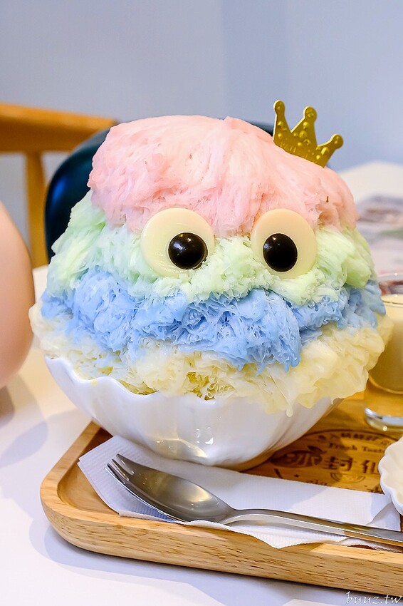 獨角獸雪怪冰、馬卡龍雪花冰,冰封仙果人氣雪花冰,粉色繽紛漸層,幫西瓜打針真可愛!