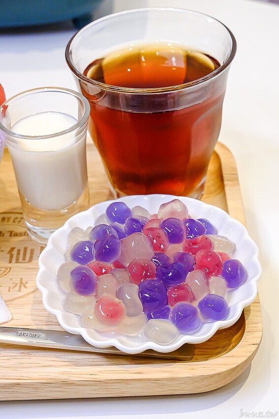 獨角獸雪怪冰、馬卡龍雪花冰,冰封仙果人氣雪花冰,粉色繽紛漸層,幫西瓜打針真可愛!