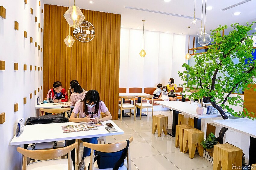 獨角獸雪怪冰、馬卡龍雪花冰,冰封仙果人氣雪花冰,粉色繽紛漸層,幫西瓜打針真可愛!