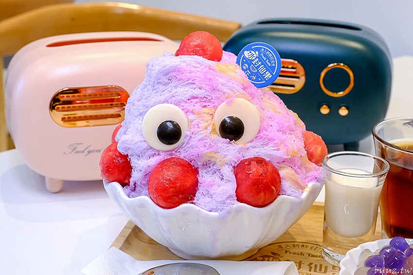 獨角獸雪怪冰、馬卡龍雪花冰,冰封仙果人氣雪花冰,粉色繽紛漸層,幫西瓜打針真可愛!