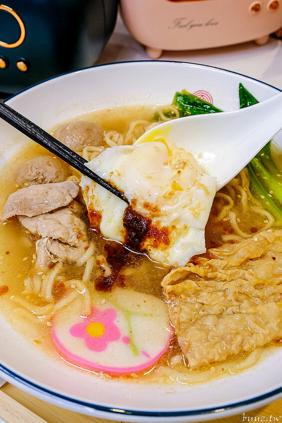 獨角獸雪怪冰、馬卡龍雪花冰,冰封仙果人氣雪花冰,粉色繽紛漸層,幫西瓜打針真可愛!