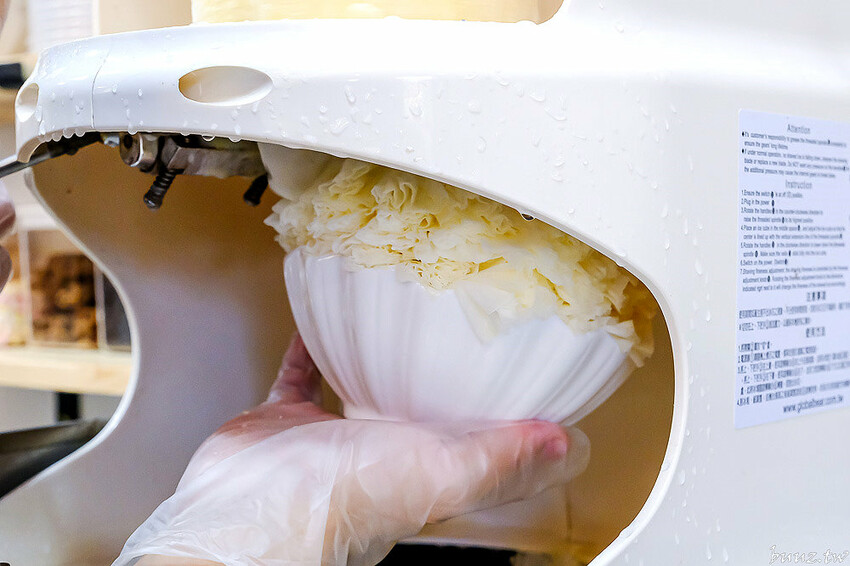 獨角獸雪怪冰、馬卡龍雪花冰,冰封仙果人氣雪花冰,粉色繽紛漸層,幫西瓜打針真可愛!