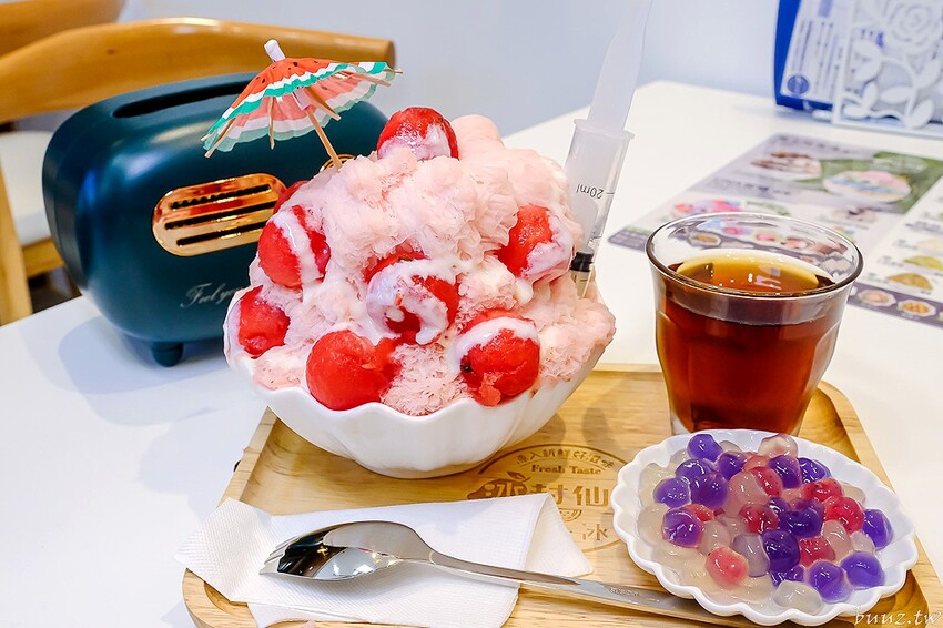 獨角獸雪怪冰、馬卡龍雪花冰,冰封仙果人氣雪花冰,粉色繽紛漸層,幫西瓜打針真可愛!