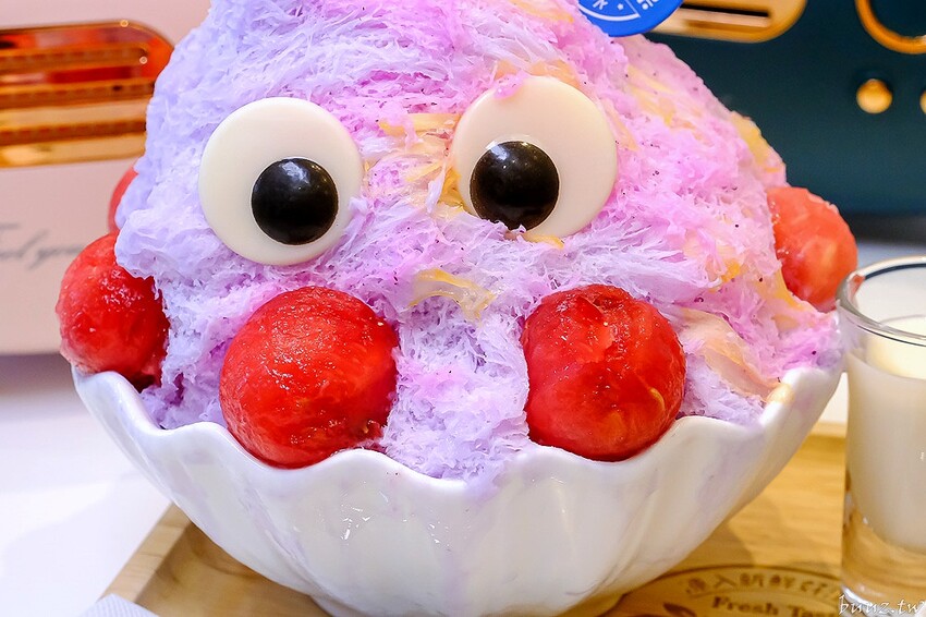 獨角獸雪怪冰、馬卡龍雪花冰,冰封仙果人氣雪花冰,粉色繽紛漸層,幫西瓜打針真可愛!