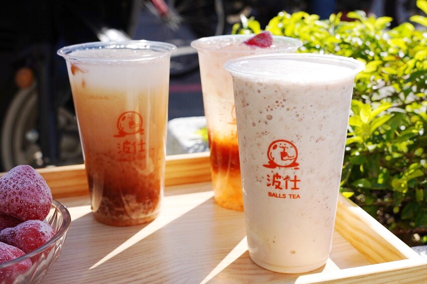 這家草莓季好用心!自家手工草莓醬有厲害,草莓蜜雪、草莓優啵、愛煉吐司,冬季燒仙草珍Q、珍香也來一杯~