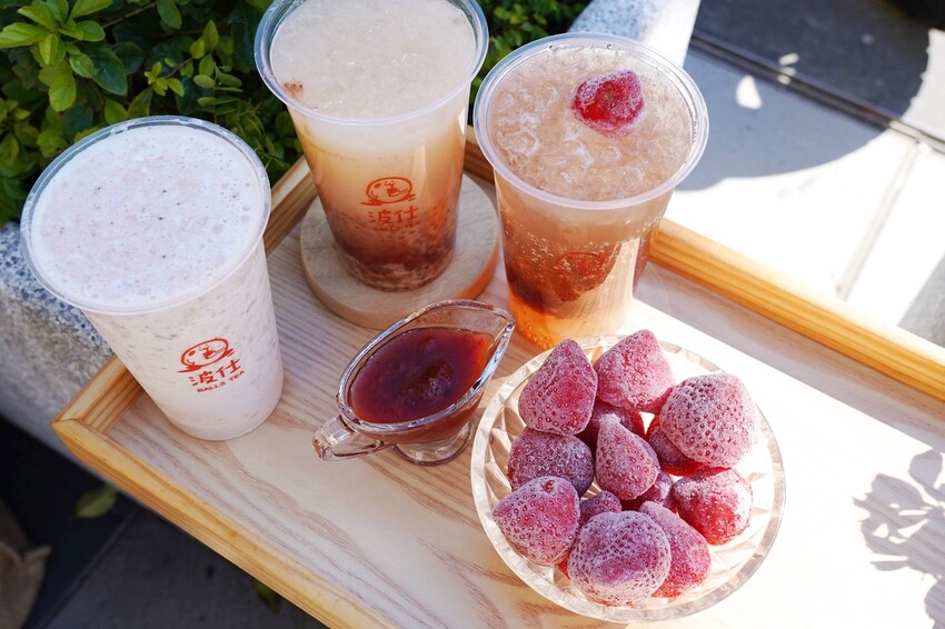 這家草莓季好用心!自家手工草莓醬有厲害,草莓蜜雪、草莓優啵、愛煉吐司,冬季燒仙草珍Q、珍香也來一杯~