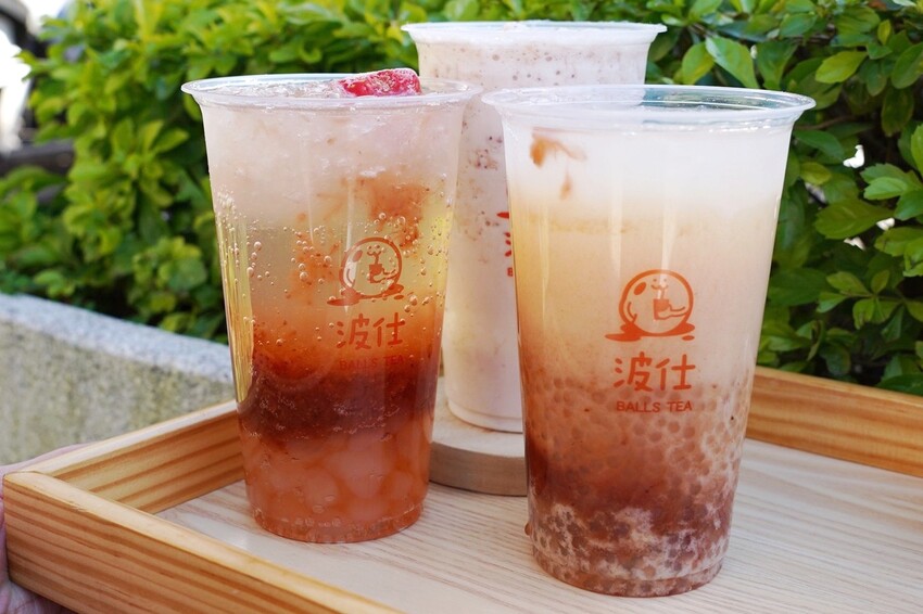 這家草莓季好用心!自家手工草莓醬有厲害,草莓蜜雪、草莓優啵、愛煉吐司,冬季燒仙草珍Q、珍香也來一杯~