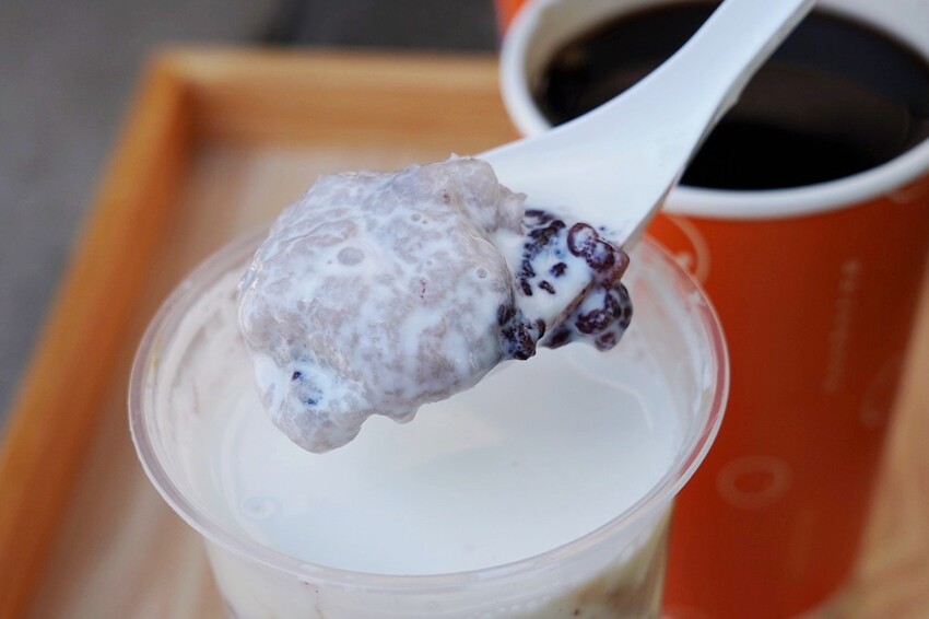 這家草莓季好用心!自家手工草莓醬有厲害,草莓蜜雪、草莓優啵、愛煉吐司,冬季燒仙草珍Q、珍香也來一杯~