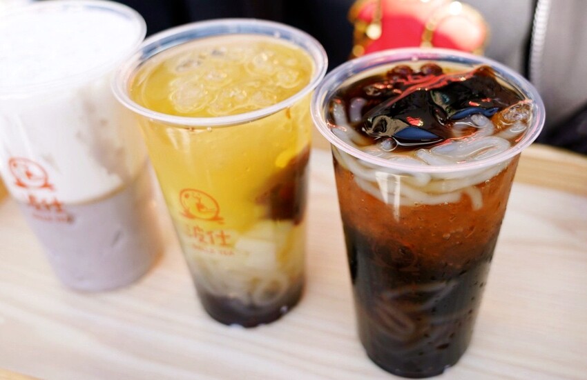 這家草莓季好用心!自家手工草莓醬有厲害,草莓蜜雪、草莓優啵、愛煉吐司,冬季燒仙草珍Q、珍香也來一杯~