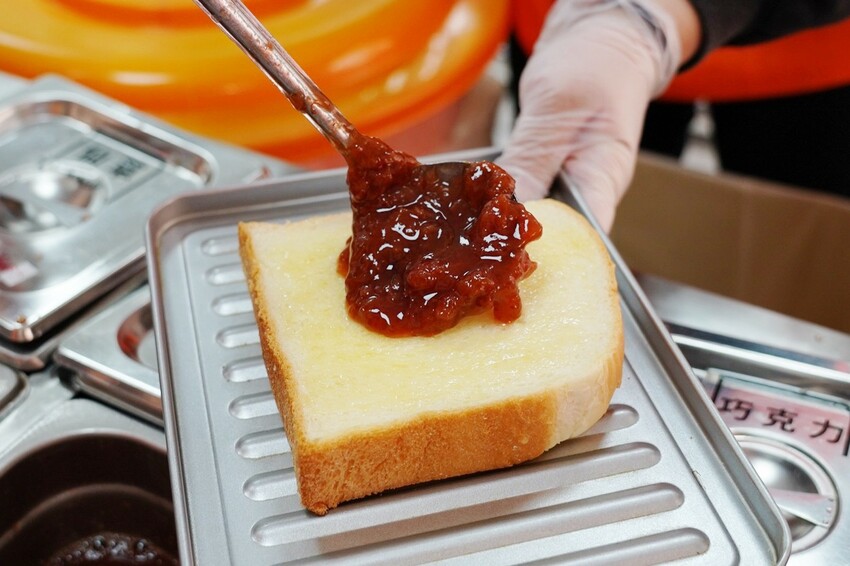 這家草莓季好用心!自家手工草莓醬有厲害,草莓蜜雪、草莓優啵、愛煉吐司,冬季燒仙草珍Q、珍香也來一杯~