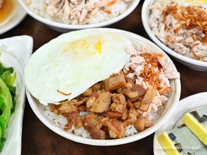 回嘉火雞肉飯｜不必跑嘉義，在台中也可以吃到道地嘉義火雞肉飯，還有限量火雞肉片，一天只賣4份～