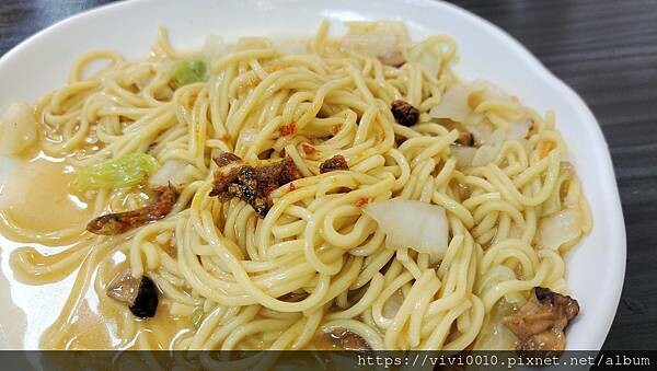 桃園.復興-角板山採山人山產料理，上台地停車場旁第一間，方便又美味，吃完還能逛角板山公園!