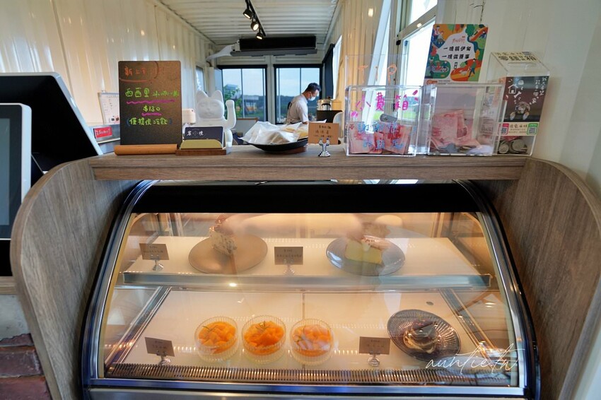 【台中】蜜境，看著稻浪喝咖啡，忘憂谷裡的秘境咖啡廳，貨櫃屋咖啡