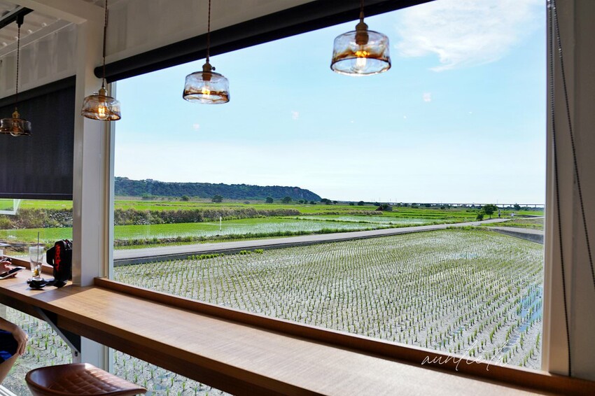 【台中】蜜境，看著稻浪喝咖啡，忘憂谷裡的秘境咖啡廳，貨櫃屋咖啡