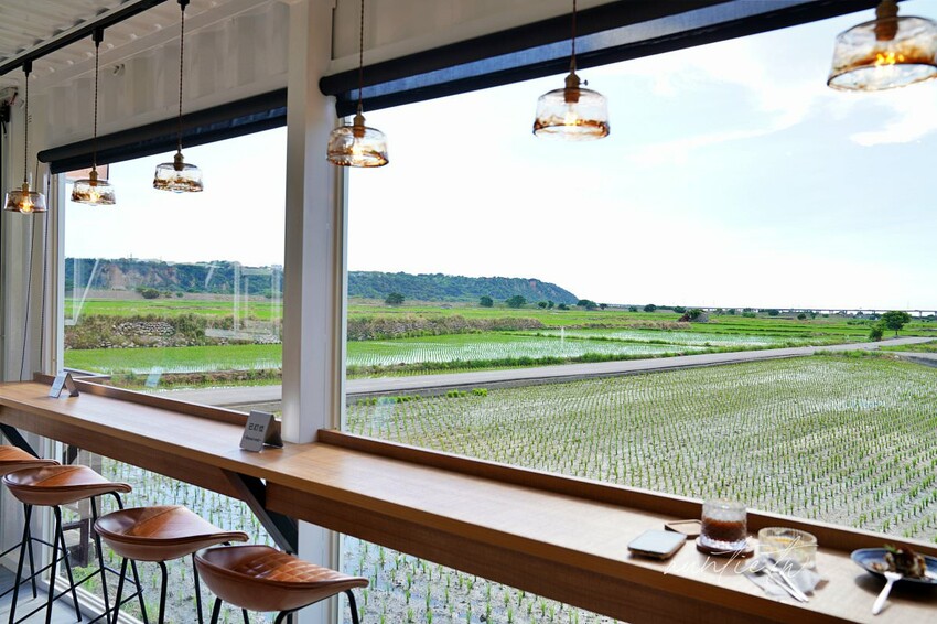 【台中】蜜境，看著稻浪喝咖啡，忘憂谷裡的秘境咖啡廳，貨櫃屋咖啡