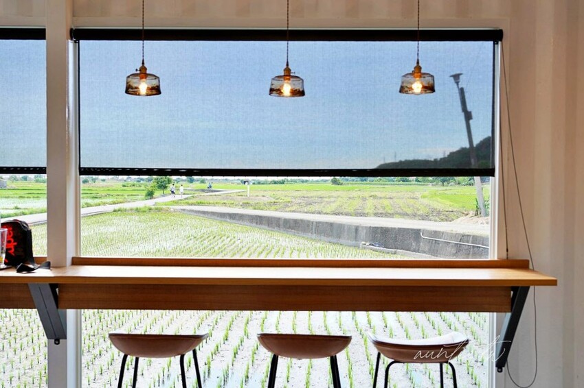 【台中】蜜境，看著稻浪喝咖啡，忘憂谷裡的秘境咖啡廳，貨櫃屋咖啡