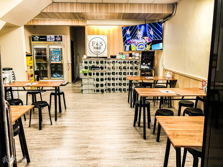 中原夜市美食,中原夜市平價美食,中壢熱炒推薦,中壢平價熱炒,中壢美食,中壢熱炒,中壢啤酒買二送一,中壢好吃熱炒,中壢好吃炒飯,中壢炒飯推薦