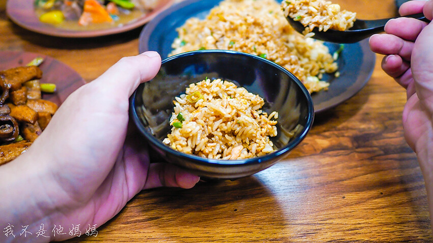 中原夜市美食,中原夜市平價美食,中壢熱炒推薦,中壢平價熱炒,中壢美食,中壢熱炒,中壢啤酒買二送一,中壢好吃熱炒,中壢好吃炒飯,中壢炒飯推薦