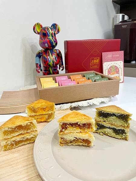 百分百純手工的溫馨酥，『王媽媽法式溫馨酥』入口即化，口感酥鬆～熱銷20餘年到香港澳門的台法混搭風格鳳梨酥～奶香十足，有鳳梨酥、鳳凰酥、土鳳梨酥、抹茶酥、抹鳳酥，每一種口味都非常好吃😋