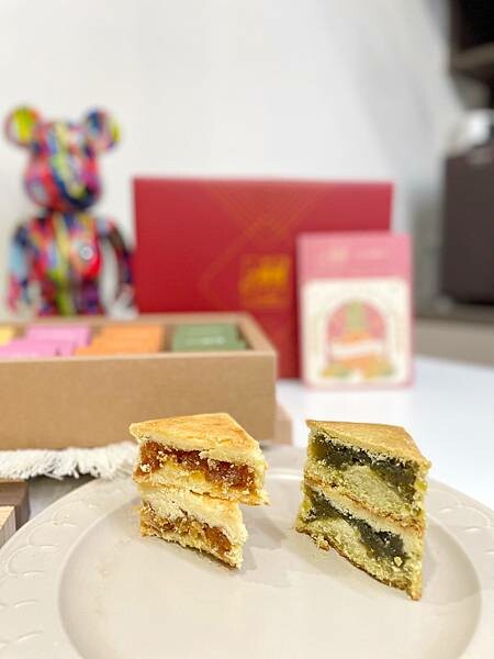 百分百純手工的溫馨酥，『王媽媽法式溫馨酥』入口即化，口感酥鬆～熱銷20餘年到香港澳門的台法混搭風格鳳梨酥～奶香十足，有鳳梨酥、鳳凰酥、土鳳梨酥、抹茶酥、抹鳳酥，每一種口味都非常好吃😋