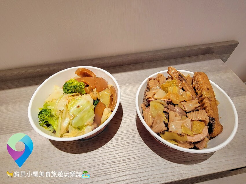 [食]桃園龍潭 可口傳統滷味 國民美食平價經濟首選 櫥窗內琳瑯滿目多樣化可口的小菜 搭配可口酸菜 滷味就是吃這一味