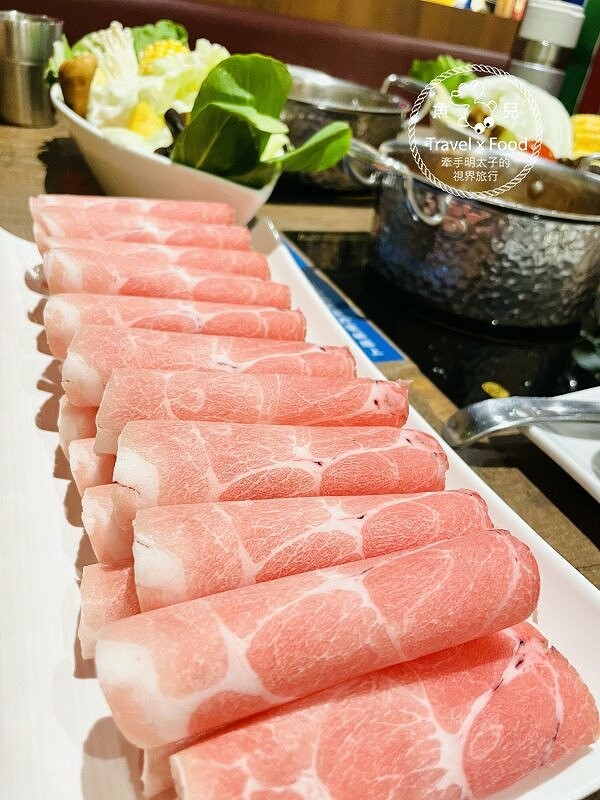 火鍋季開跑！一人獨享，多人聚會，這一小鍋（台茂店）剛剛好，多種湯頭任君選擇，湯頭對了煮什麼都美味～ @魚兒 x 牽手明太子的「視」界旅行