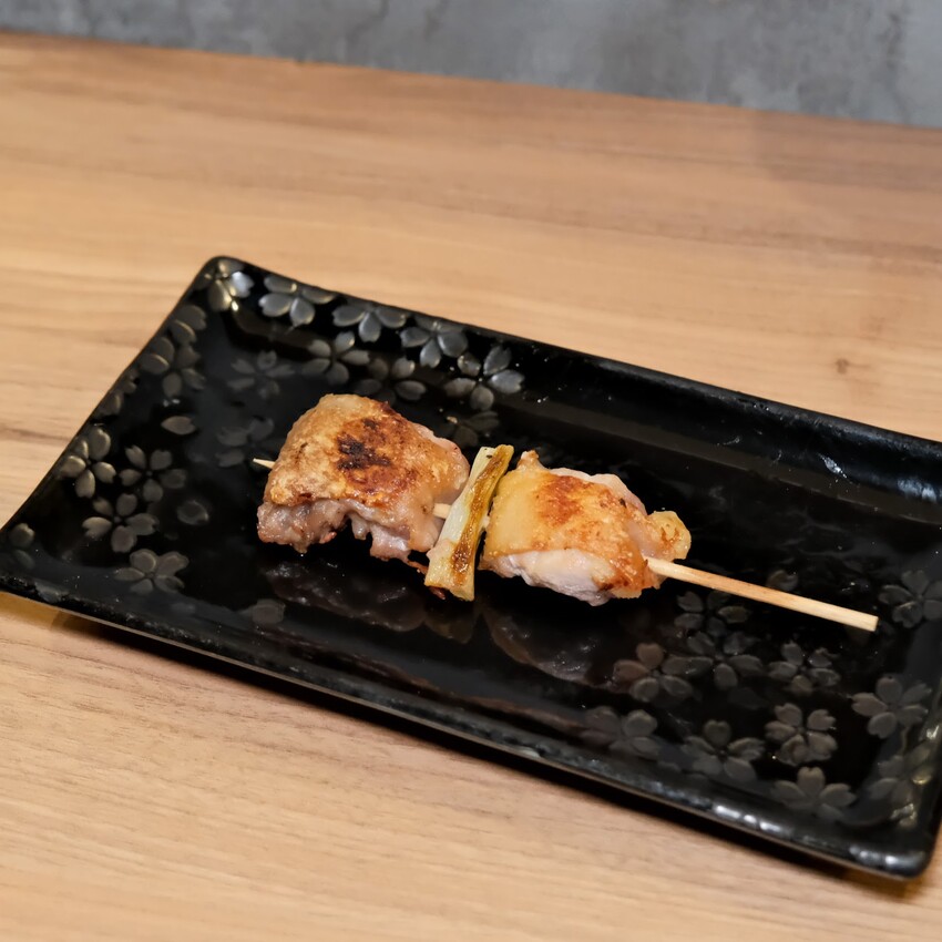 【林口美食推薦】鳥籠炭火燒鳥～林口日式平價串燒料理、超道地日式居酒屋～林口居酒屋推薦～附菜單