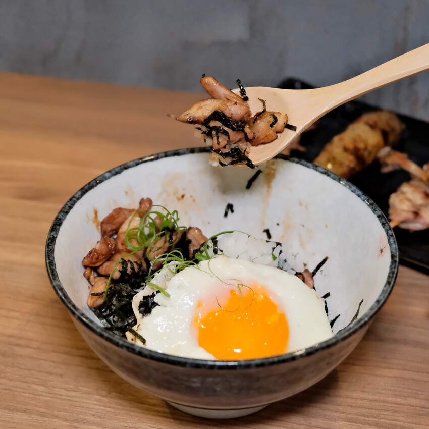 【林口美食推薦】鳥籠炭火燒鳥～林口日式平價串燒料理、超道地日式居酒屋～林口居酒屋推薦～附菜單