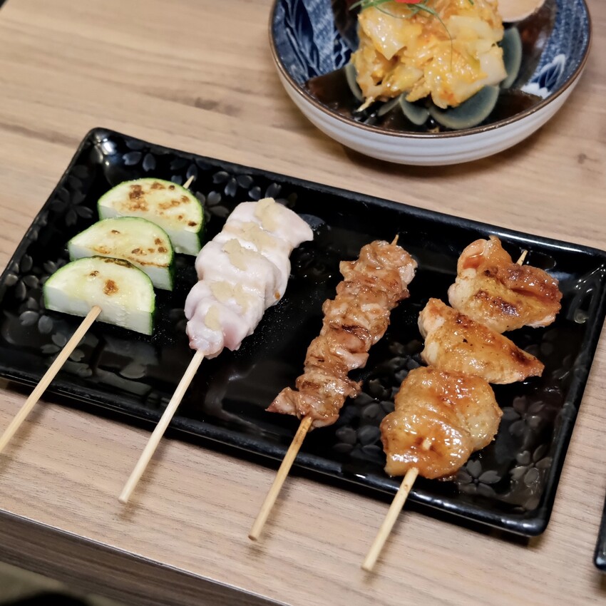 【林口美食推薦】鳥籠炭火燒鳥～林口日式平價串燒料理、超道地日式居酒屋～林口居酒屋推薦～附菜單