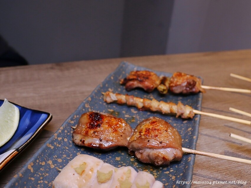 林口美食｜鳥籠炭火燒鳥～一週只營業五天的平價居酒屋，連平日也是滿滿人潮一位難求