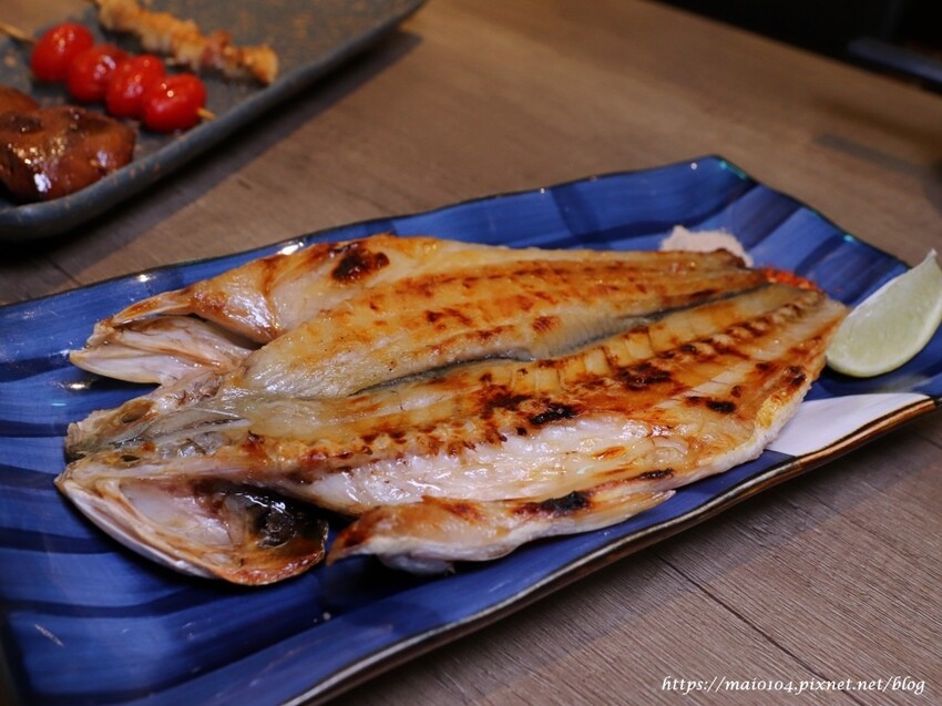 林口美食｜鳥籠炭火燒鳥～一週只營業五天的平價居酒屋，連平日也是滿滿人潮一位難求