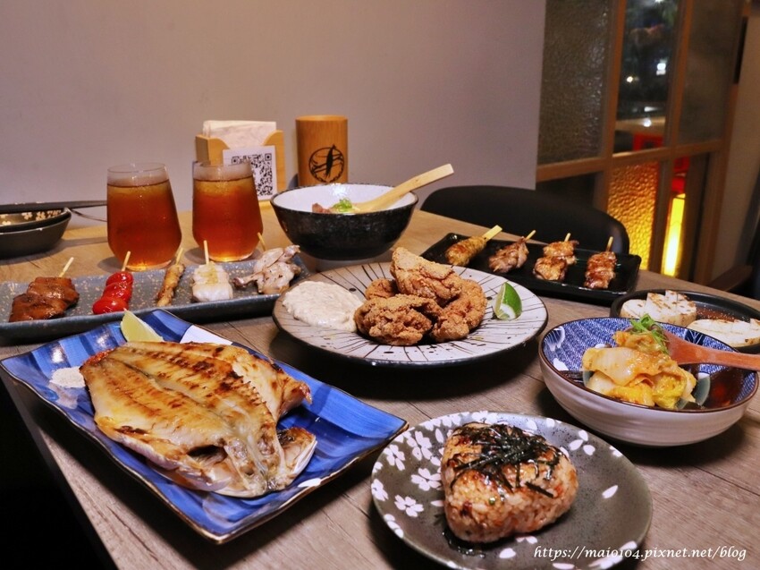 林口美食｜鳥籠炭火燒鳥～一週只營業五天的平價居酒屋，連平日也是滿滿人潮一位難求