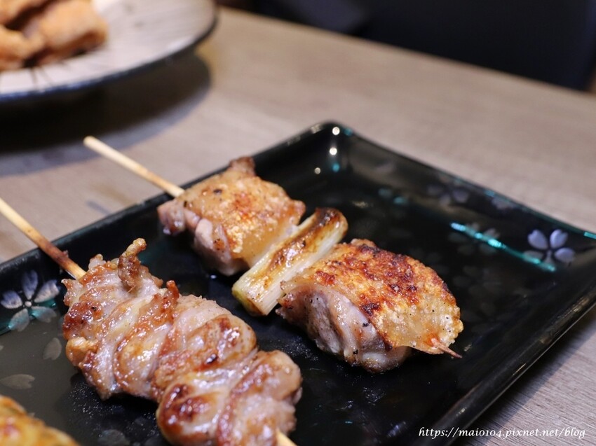 林口美食｜鳥籠炭火燒鳥～一週只營業五天的平價居酒屋，連平日也是滿滿人潮一位難求