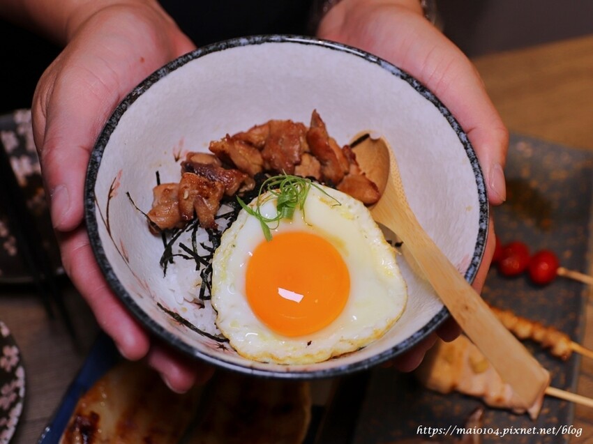 林口美食｜鳥籠炭火燒鳥～一週只營業五天的平價居酒屋，連平日也是滿滿人潮一位難求