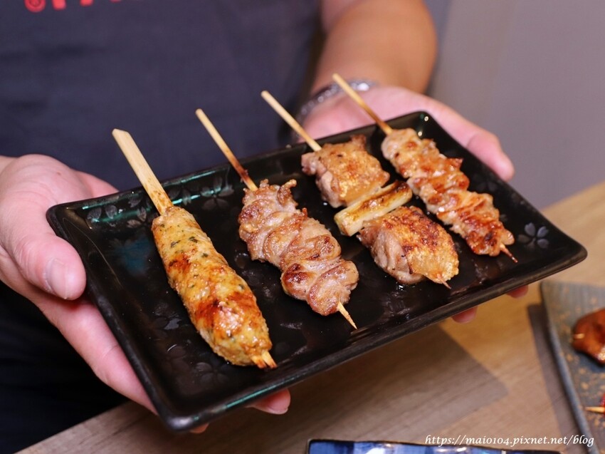 林口美食｜鳥籠炭火燒鳥～一週只營業五天的平價居酒屋，連平日也是滿滿人潮一位難求