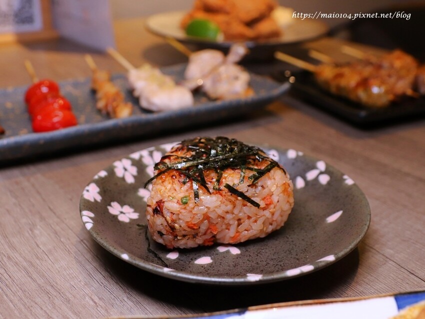 林口美食｜鳥籠炭火燒鳥～一週只營業五天的平價居酒屋，連平日也是滿滿人潮一位難求
