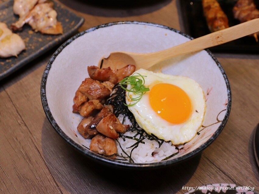 林口美食｜鳥籠炭火燒鳥～一週只營業五天的平價居酒屋，連平日也是滿滿人潮一位難求