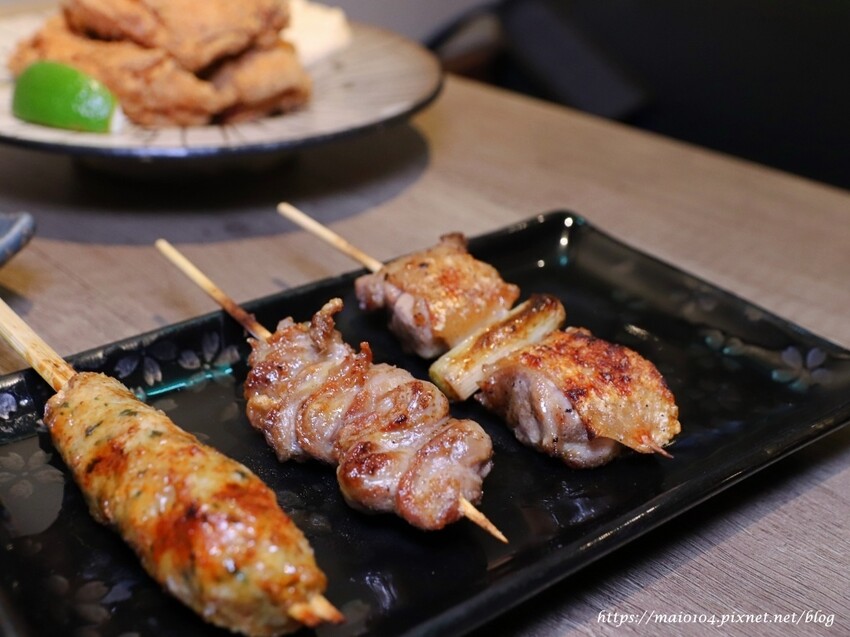 林口美食｜鳥籠炭火燒鳥～一週只營業五天的平價居酒屋，連平日也是滿滿人潮一位難求