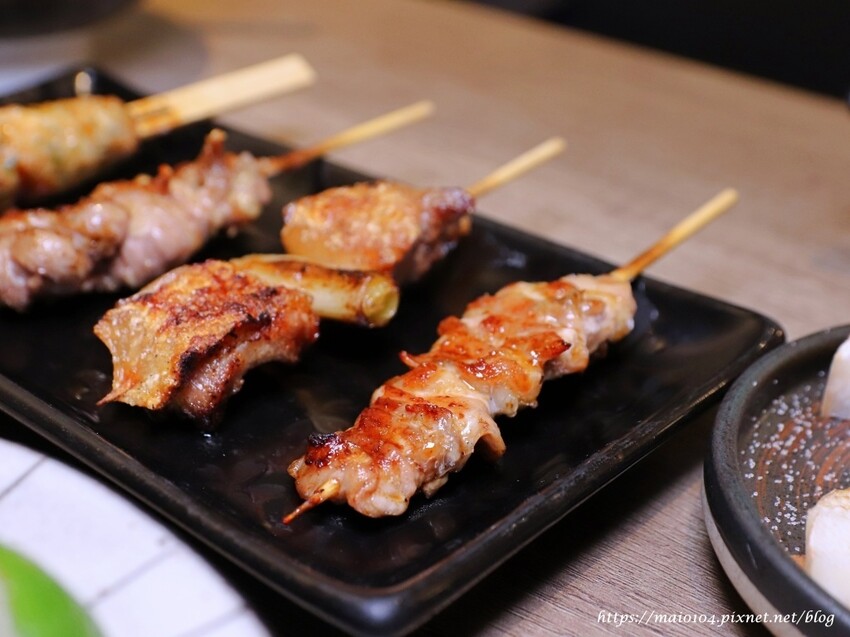 林口美食｜鳥籠炭火燒鳥～一週只營業五天的平價居酒屋，連平日也是滿滿人潮一位難求