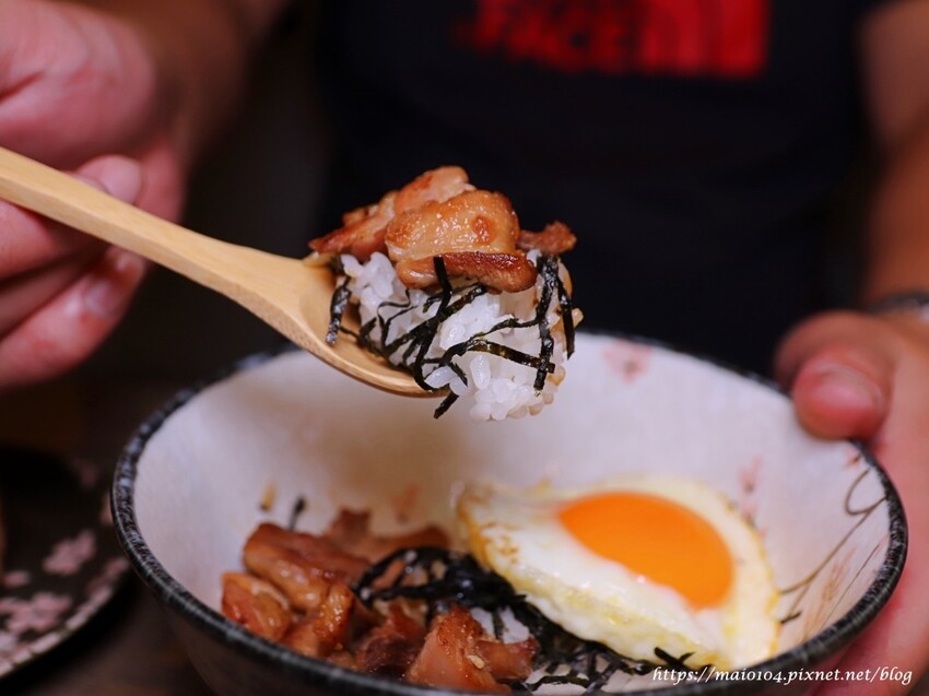 林口美食｜鳥籠炭火燒鳥～一週只營業五天的平價居酒屋，連平日也是滿滿人潮一位難求