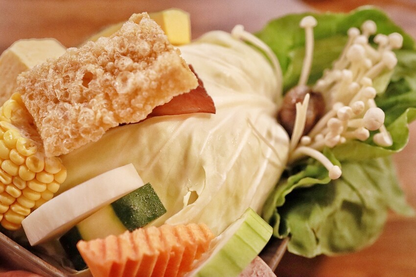 桃園鍋物/中壢瘋一鍋頂鮮鍋物,網路評價高達滿分五顆星的鍋物,我們來朝聖囉