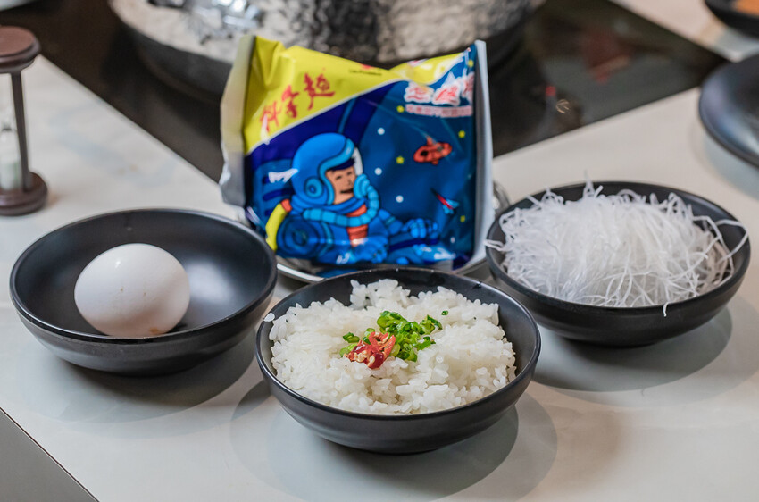 左營精品鍋物 x 奢華海陸饗宴 和牛干貝生蠔齊發 | 母親節禮物吃大餐免洗碗 – 花花世界鍋物 - 高雄旅遊王