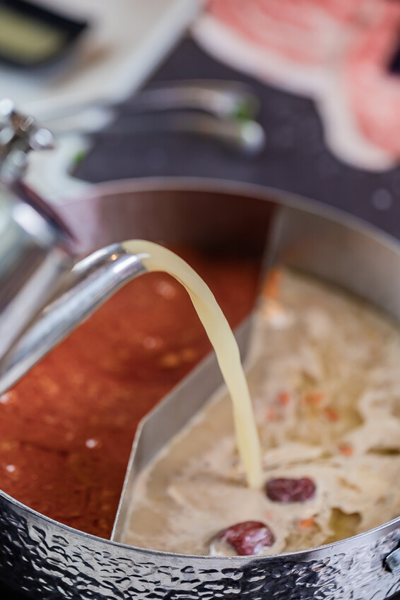 左營精品鍋物 x 奢華海陸饗宴 和牛干貝生蠔齊發 | 母親節禮物吃大餐免洗碗 – 花花世界鍋物 - 高雄旅遊王