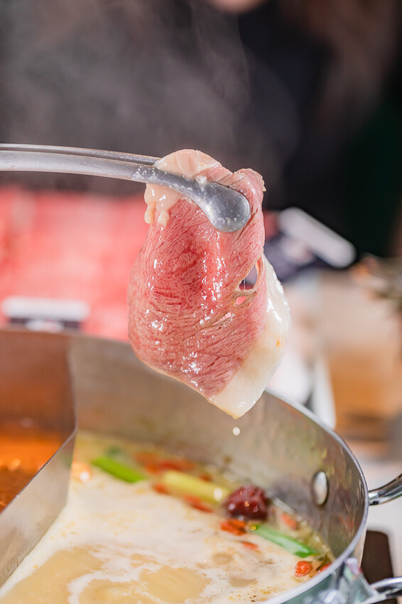 左營精品鍋物 x 奢華海陸饗宴 和牛干貝生蠔齊發 | 母親節禮物吃大餐免洗碗 – 花花世界鍋物 - 高雄旅遊王