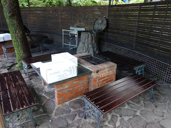 圓形劇場烤肉區-大板根 (1).JPG 圓形劇場烤肉區-大板根 (1).JPG