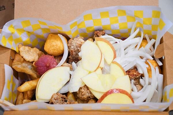 高雄市鼓山區高雄鹽酥雞推薦【爆力雞－台式鹽酥雞總部】瑞豐商圈必吃美食！在爆力雞沒有選擇障礙，只有每天都想吃的障礙