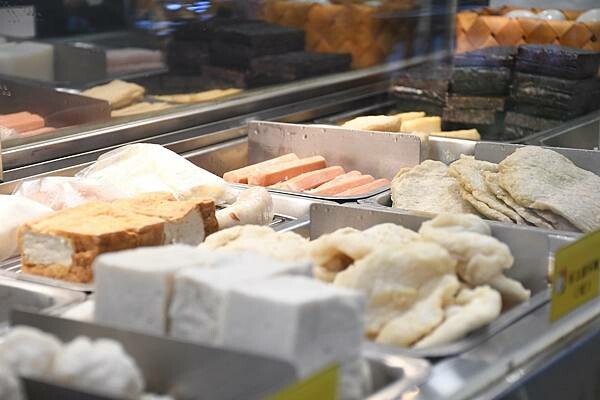 高雄市鼓山區高雄鹽酥雞推薦【爆力雞－台式鹽酥雞總部】瑞豐商圈必吃美食！在爆力雞沒有選擇障礙，只有每天都想吃的障礙